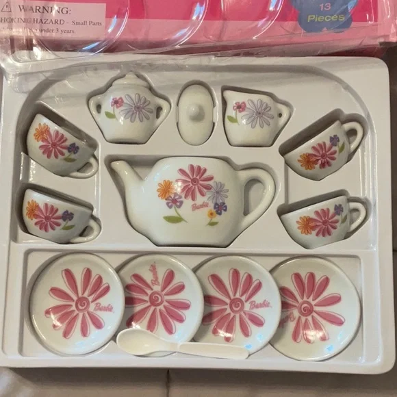 Barbie China Tea Set - Picture 9 of 10